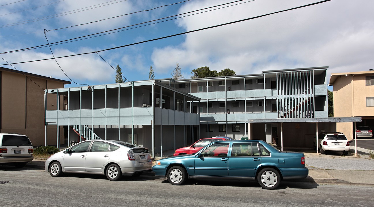 Bel-clair Apartments in Belmont, CA - Building Photo