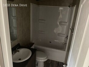1658 Dena Dr in Memphis, TN - Building Photo - Building Photo
