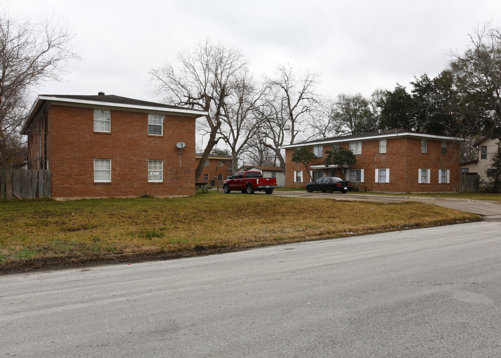 7627 Pecan Villas Dr in Houston, TX - Building Photo