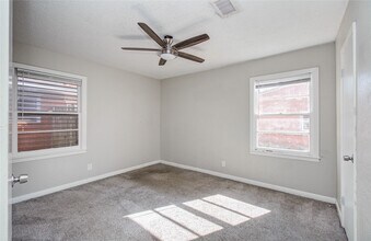 1913 2nd Ave N in Texas City, TX - Building Photo - Building Photo