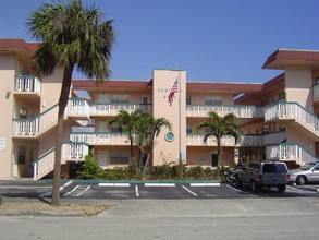 Hamilton Arms Apartments in Hollywood, FL - Building Photo - Building Photo