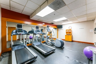 9880 N Scottsdale Rd in Scottsdale, AZ - Building Photo - Building Photo
