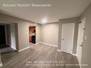 2074 Fairmont Ct in Lexington, KY - Building Photo - Building Photo