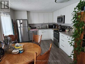 20 Hetherington St in St Catharines, ON - Building Photo - Building Photo