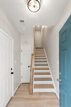 12527 Heykens Ln in Bristow, VA - Building Photo - Building Photo