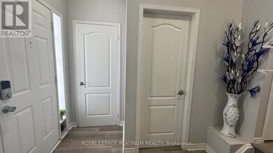 22 Rivermere Ct in Brampton, ON - Building Photo - Building Photo