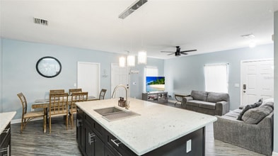 2344 28th Ave E in Palmetto, FL - Building Photo - Building Photo