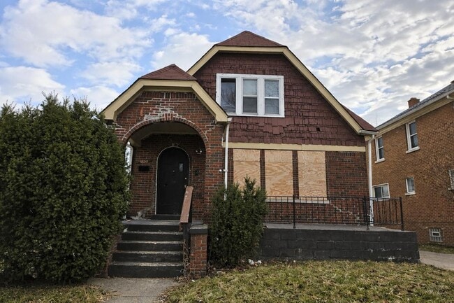 property at 5520 Haverhill St