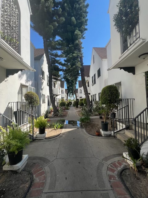 1116 E Lexington Dr in Glendale, CA - Building Photo - Building Photo