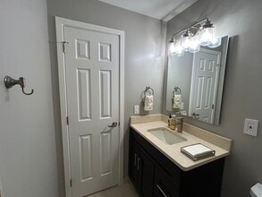 2 Leverington Ave, Unit 21 in Philadelphia, PA - Building Photo - Building Photo