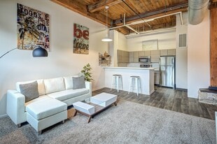 Amazon Apartments in Muskegon, MI - Building Photo