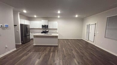 2213 Blue Monarch Dr in Buford, GA - Building Photo - Building Photo