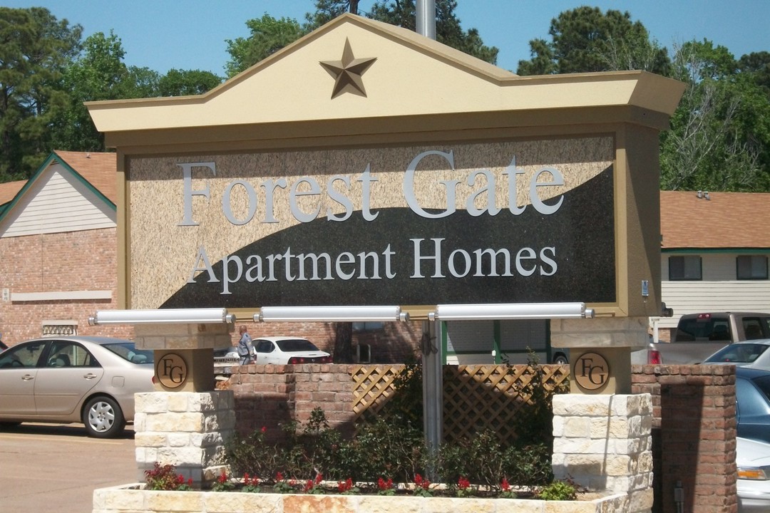 Forest Gate Apartments in Huntsville, TX - Building Photo