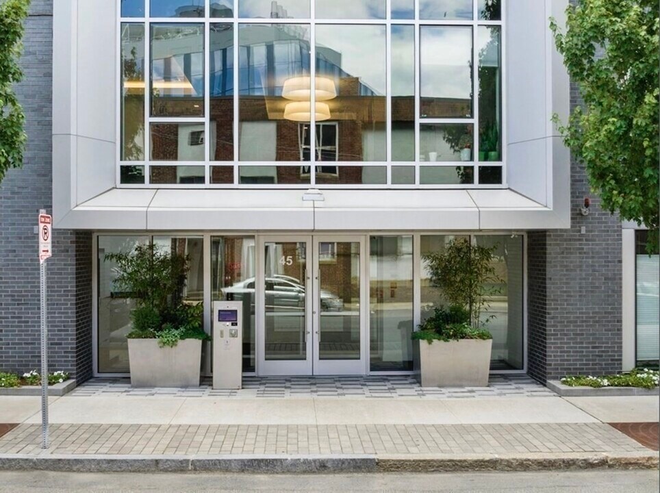 45 W 3rd St, Unit 309 in Boston, MA - Building Photo