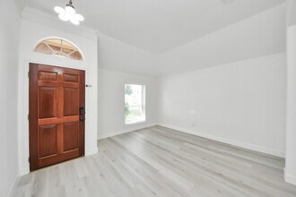 10850 White Oak Point Ct in Cypress, TX - Building Photo - Building Photo