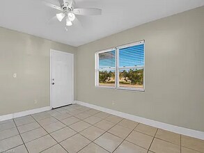 704 SE 46th Ter-Unit -4 in Cape Coral, FL - Building Photo - Building Photo