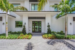 130 Pineapple Rd in Delray Beach, FL - Building Photo
