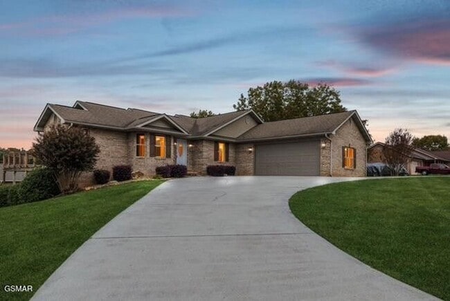 property at 734 Southview Cir