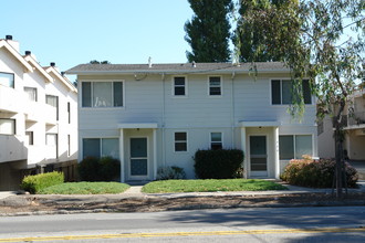 1440 El Camino Real in Burlingame, CA - Building Photo - Building Photo