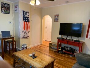 41 Cross St, Unit 2 in Somerville, MA - Building Photo - Building Photo