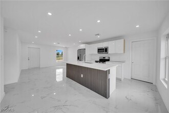 1029 Winters St E in Lehigh Acres, FL - Building Photo - Building Photo