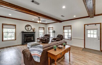 1998 MS-16 in Carthage, MS - Building Photo - Building Photo