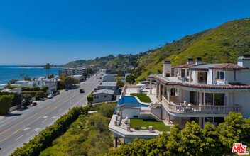 22435 Pacific Coast Hwy in Malibu, CA - Building Photo - Building Photo