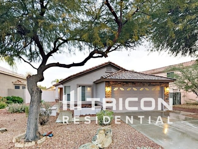 13712 W Solano Dr in Litchfield Park, AZ - Building Photo - Building Photo
