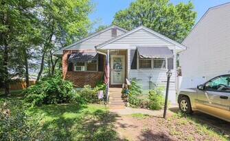 324 Thelma Ave, Unit A in Glen Burnie, MD - Building Photo