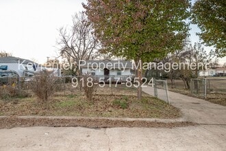 2144 N Garrison Pl in Tulsa, OK - Building Photo - Building Photo
