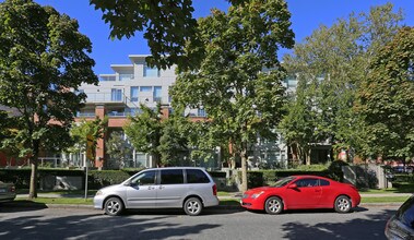 The Conservatory in Vancouver, BC - Building Photo - Building Photo