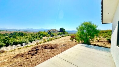 5249 Olive Hill Rd in Fallbrook, CA - Building Photo - Building Photo