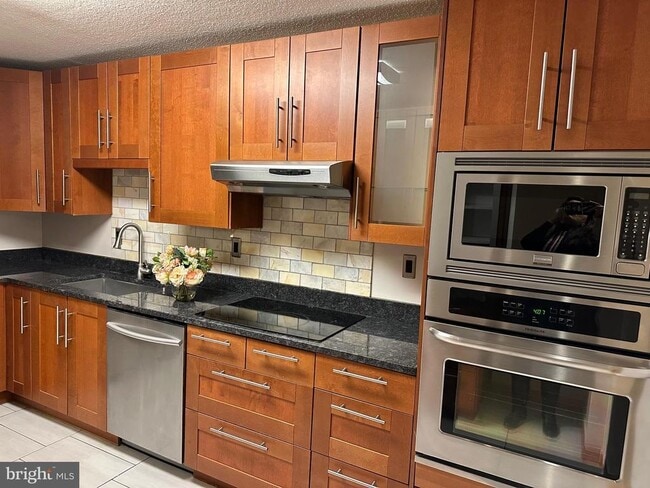 property at 307 Yoakum Pkwy