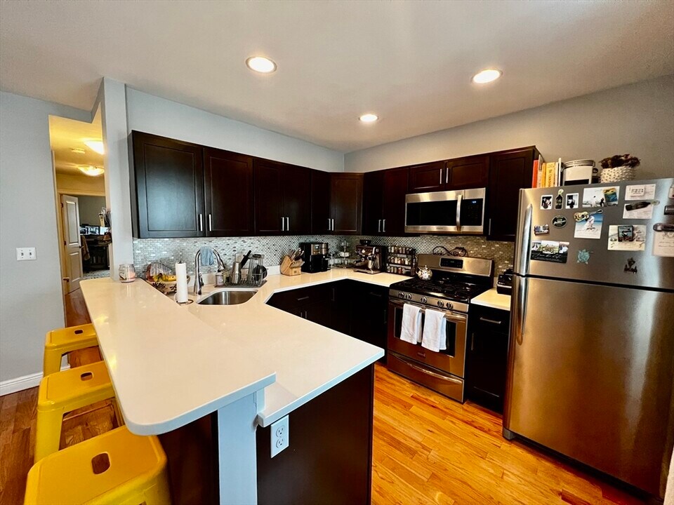 170 I St in Boston, MA - Building Photo