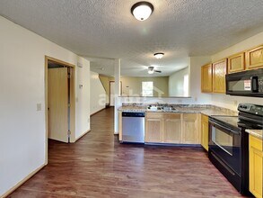 7507 Canal Highlands Blvd in Canal Winchester, OH - Building Photo - Building Photo
