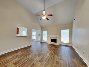 92 Pulaski Ave in Hampton, GA - Foto de edificio - Building Photo