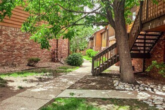 2261 S Buckley Rd, Unit 102 in Aurora, CO - Building Photo - Building Photo