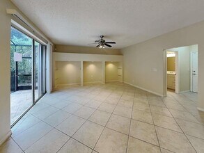 5730 NW 62nd Manor in Parkland, FL - Foto de edificio - Building Photo