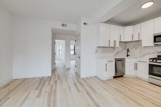 1906 N Whipple St, Unit 102 in Chicago, IL - Building Photo - Building Photo