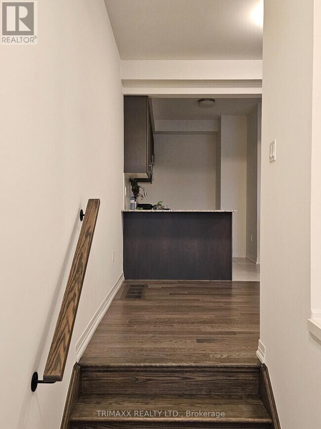 12 Timber Falls Dr in Brampton, ON - Building Photo - Building Photo