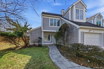 42 Clarewood Dr in Hastings On Hudson, NY - Building Photo - Building Photo