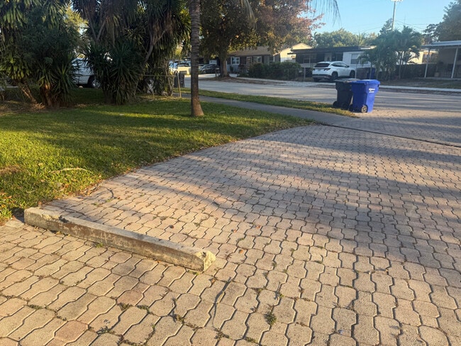 6XXX Dawson St in Hollywood, FL - Foto de edificio - Building Photo