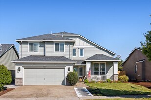 3281 Reed Ave in Woodburn, OR - Building Photo