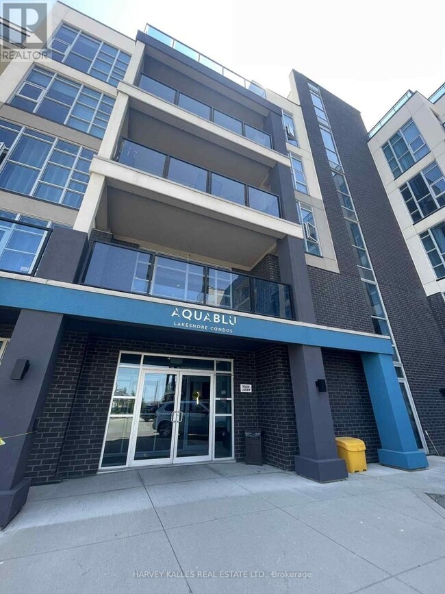 property at 10 Concord Pl