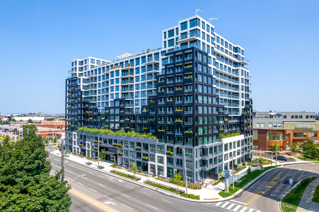 Westline in Toronto, ON - Building Photo