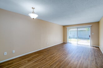 Sorrento in Winter Park, FL - Foto de edificio - Interior Photo