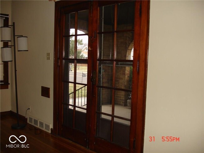 5221 E 10th St in Indianapolis, IN - Building Photo - Building Photo