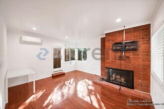 2122 N Beverly Glen Blvd in Los Angeles, CA - Foto de edificio - Building Photo