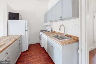 929 N Calvert St in Baltimore, MD - Building Photo - Building Photo