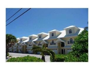 Glunz Ocean Beach Hotel & Resort in Key Colony Beach, FL - Building Photo